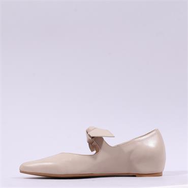 Wonders Triana Hidden Wedge Bow Pump - Beige Leather